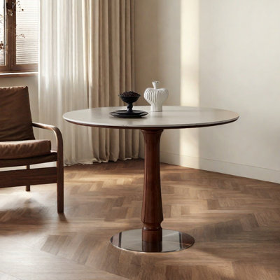Table ronde simple et naturelle