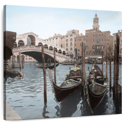 Rialto Bridge Gondolas