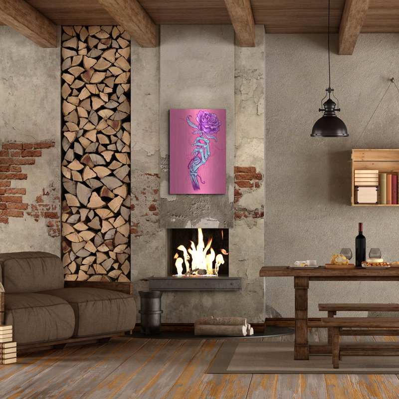 "Main squelette avec rose" par Flyland Designs, H 36 po x l 24 po