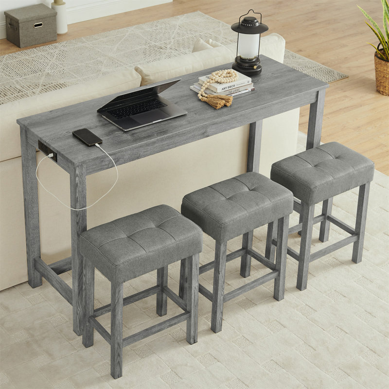 Ensemble de table de bar industriel avec prise de courant, conception peu encombrante et sièges confortables pour une utilisation polyvalente dans les espaces de vie et de salle à manger, ensemble de table de salle à manger