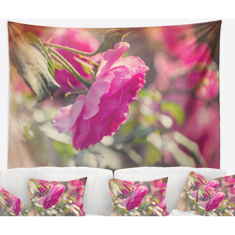 Tapisserie florale, H 78 po x l 92 po