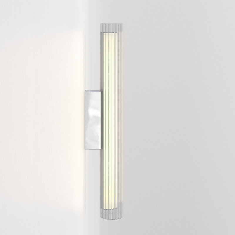 io 2700K, 605 Lumens, 26.18" H x 3.15" W x 5.28" D, Polished Chrome