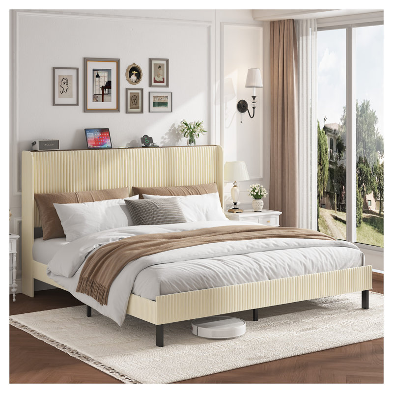 Base de lit plateforme très grand avec station de charge, tête de lit tapissier beige, lattes en métal sans bruit, aucun sommier tapissier requis