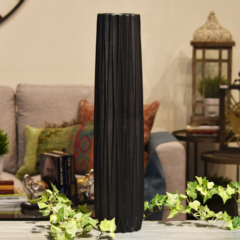 Vase de plancher allongée en céramique Locascio, H 23,5 po x l 5 po x P 5 po, Noir