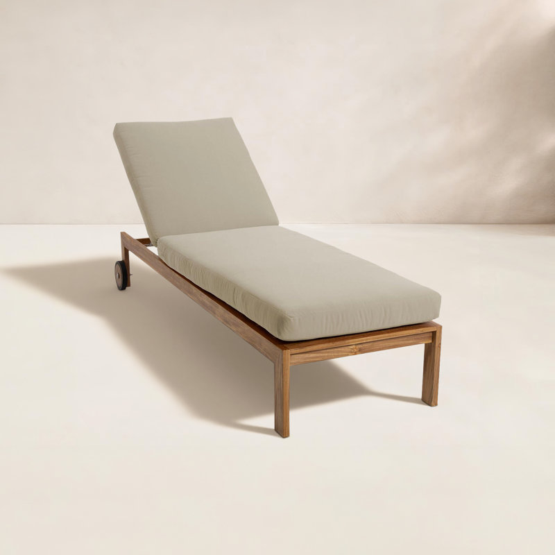 Chaise longue d'extérieur en teck Uvita, Beige antique