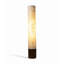 Grand luminaire de plancher à abat-jour texturé