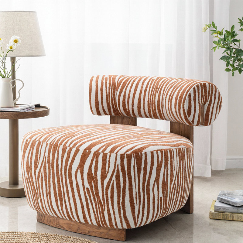 Chaise d'appoint contemporaine à rayures zébrées orange rustique avec dossier cylindrique sculptural, Orange / rustique