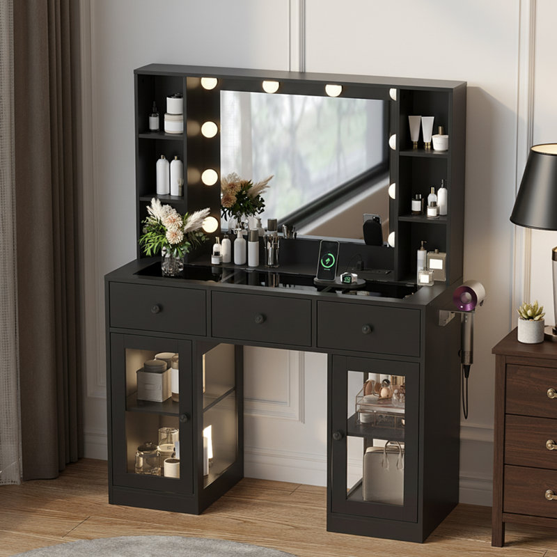 Coiffeuse moderne avec plateau en verre - 3 tiroirs, 2 tablettes à niveaux, portes en verre et support pour sèche-cheveux