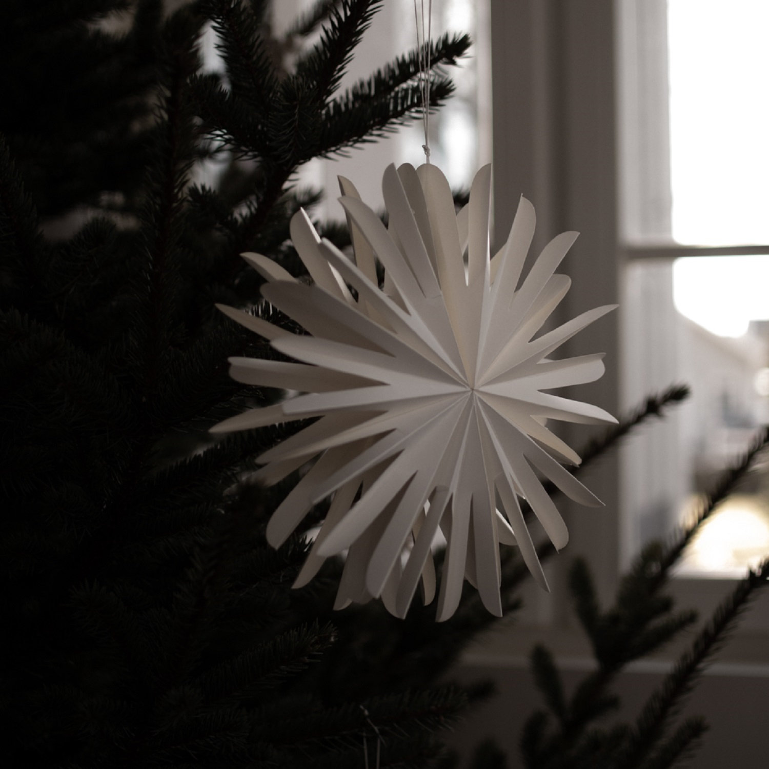 Paper Flake Sculpture, 11.02'' H x 11.02'' W x 11.02'' D