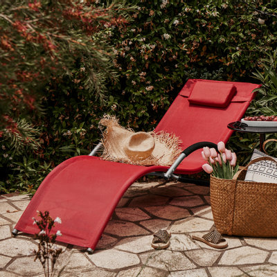 Single Chaise with Cushions