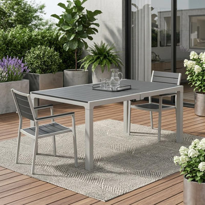 Table de jardin robuste en plastique gris ardoise et gris, avec trou pour parasol (180 cm).