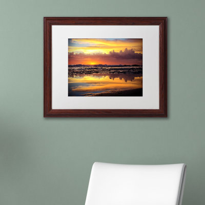 "Morning Reflections" par Beata Czyzowska Young par Maggard, reproduction de photo encadrée