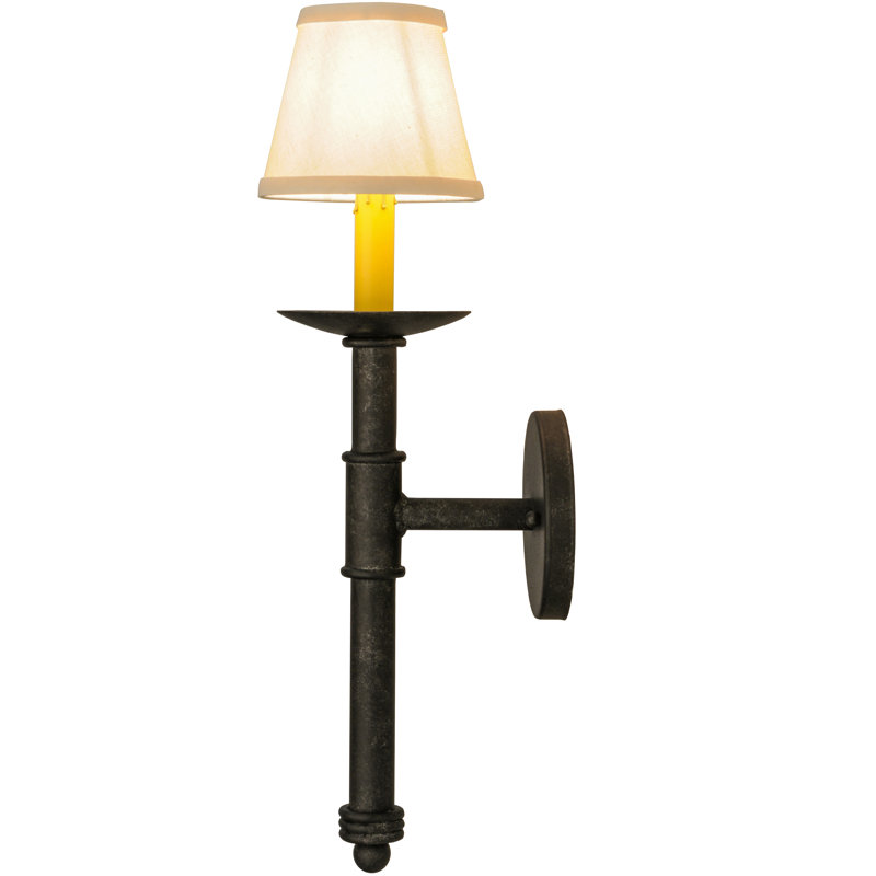Amada 1 - Light Wallchiere