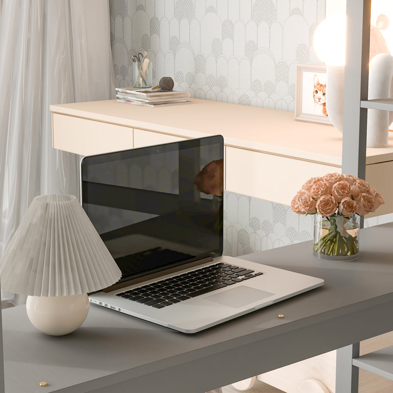 Lit mezzanine avec bureau, tablettes et échelle