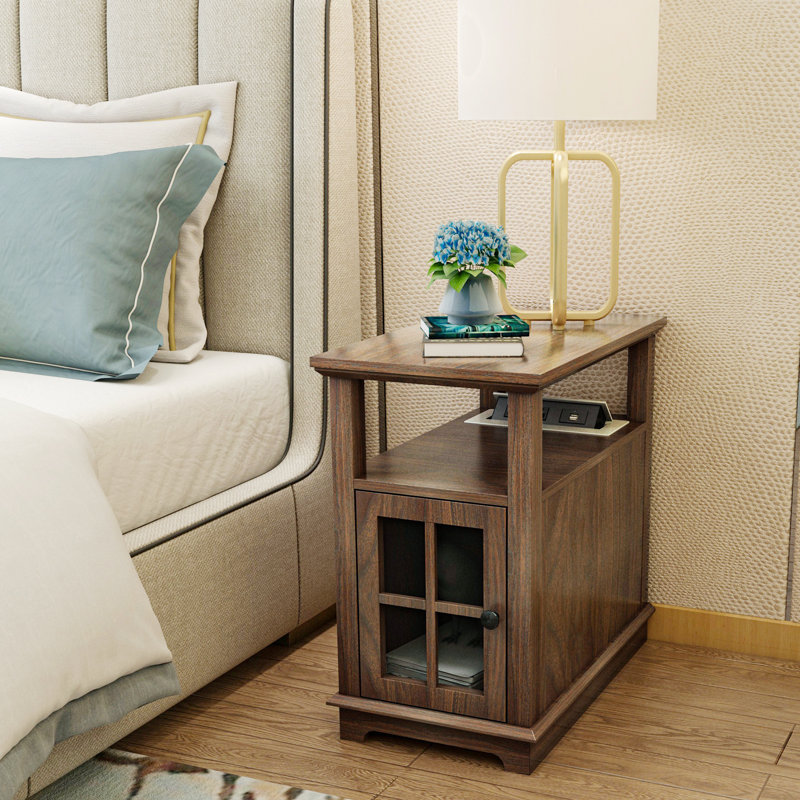 Tables de chevet de 23,6 po Roseannah avec rangement et prises intégrées, Noyer