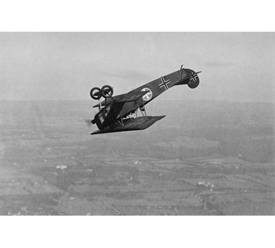 «German Fokker Airfly Loops in Stunt», reproduction de photo