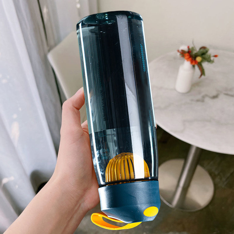 Bouteille d'eau Bouteille d'eau de sport de 550 ml avec boucle de transport et grilles de mélange intégrées, Bleu