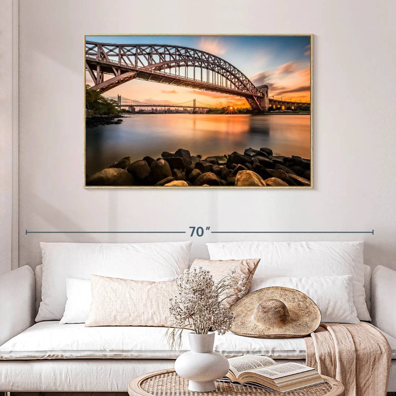 Pont Triboro au coucher du soleil, Cadre flottant en bois naturel, 46 po x 31 po