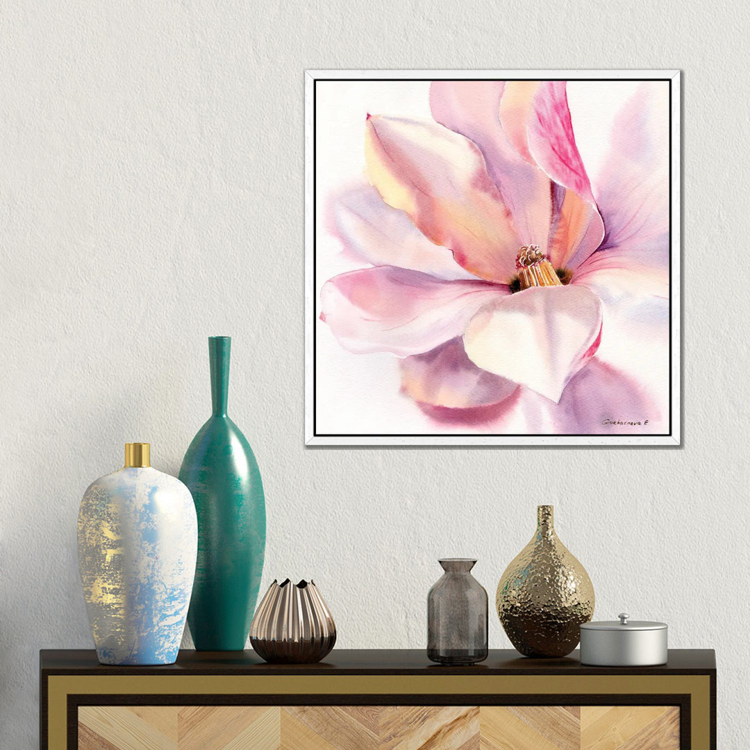 Magnolienblüte von HomelikeArt - Galerie-verpackte Leinwand Giclée auf Leinwand