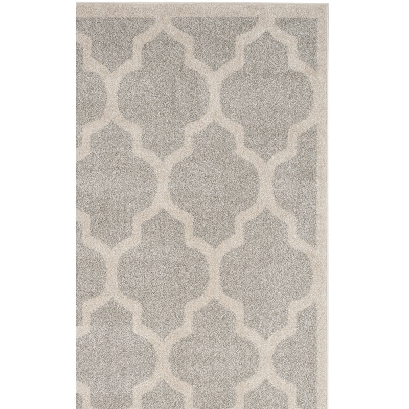 Ammundsen Geometric Light Grey/Beige Area Rug, Rectangle 6' x 9'