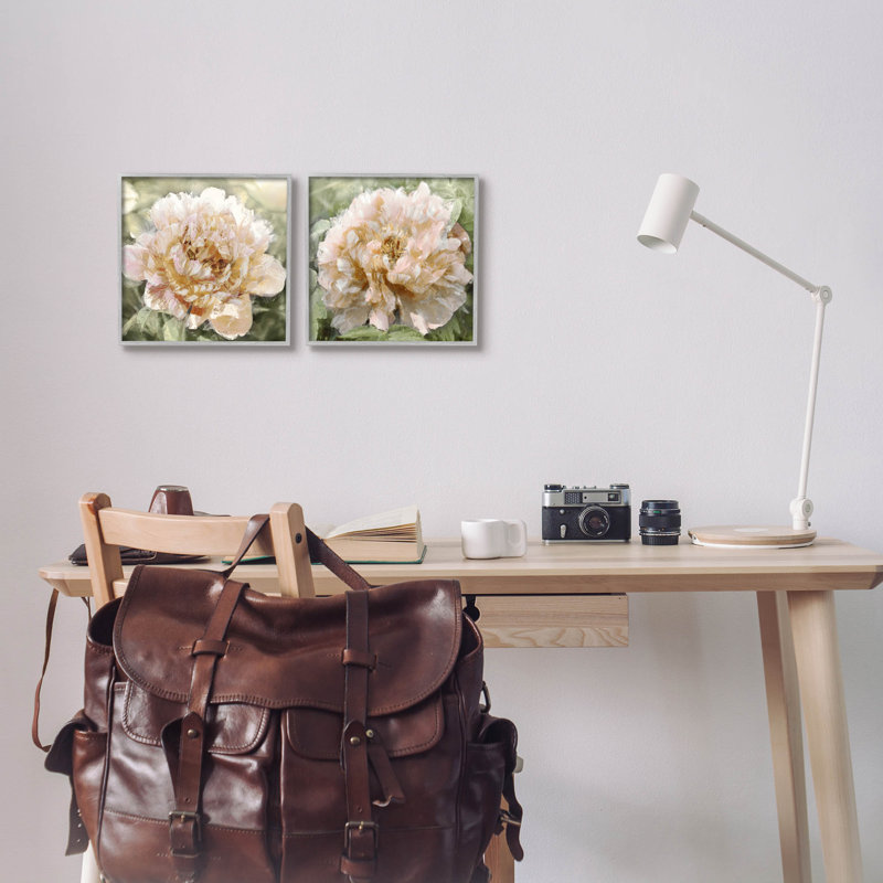 «Carnation Plant Blooming Garden», ensemble de 2 giclées encadrées par Shawna Sullivan, H 12 po x l 12 po x P 1,5 po