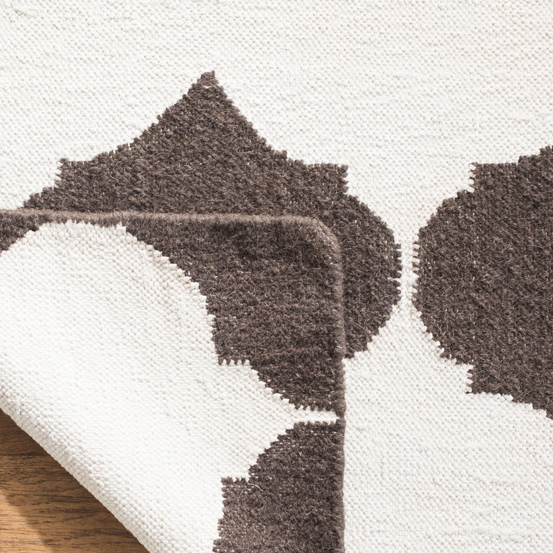 Rodgers Hand Woven Flat Weave Banana Silk/Wool/Cotton Geometric Rug in White/Brown, Runner 2'6" x 7'