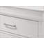 Commode haute à 5 tiroirs avec finition texturée blanche et poignées capitonnées en cristal pour un rangement moderne dans la chambre à coucher