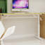 Bureau multifonctionnel réglable pour adultes, à hauteur réglable manuellement, idéal pour la maison et le bureau, pieds blancs, plateau couleur bois, double colonne de support pour les mains, design fonctionnel et simple.-693535986