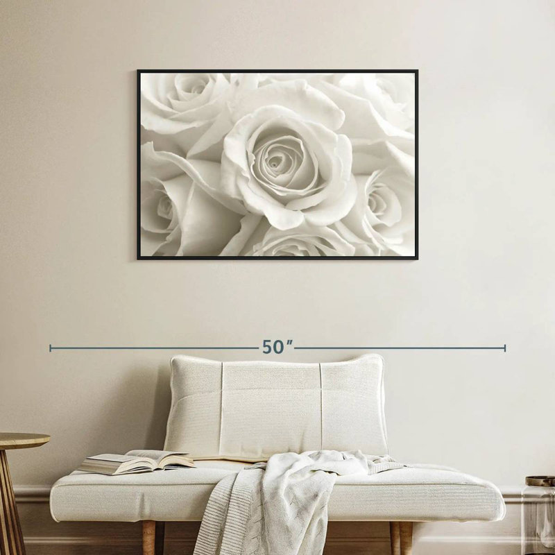 Roses blanches pures, Cadre flottant noir, 37 po x 25 po