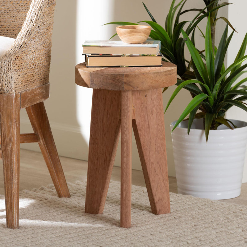 Table d'appoint sculpturale avec base trépied évasée bali & pari Sayen