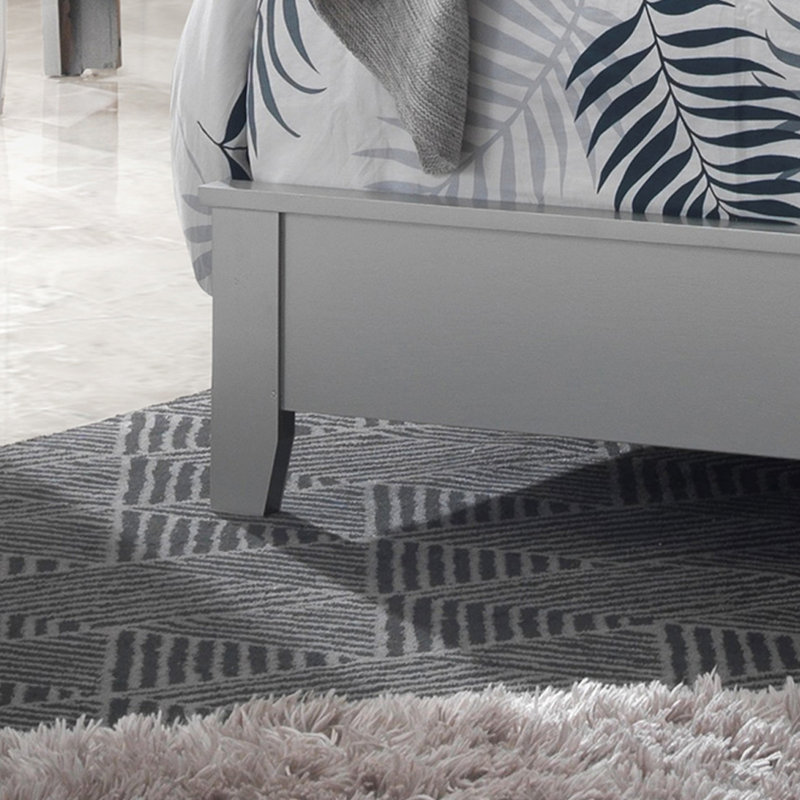 Lit très grand champagne argenté, 81,97 po L 87,51 po x P 53,25 po, pour le style de chambre à coucher