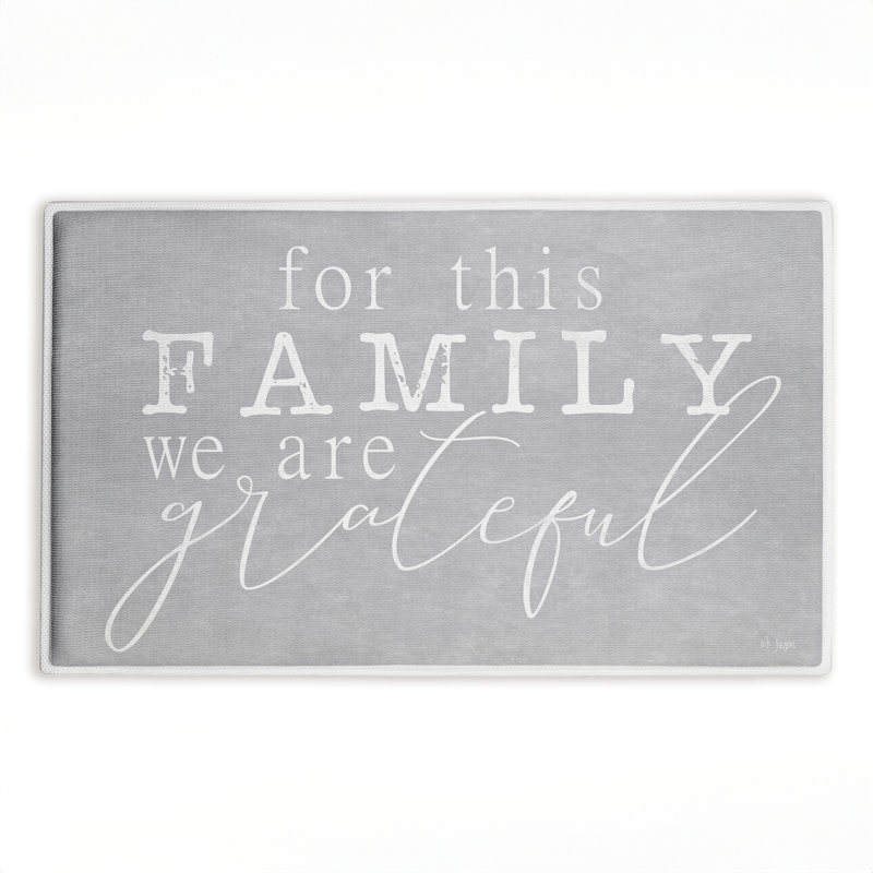 Tapis de bain en peluche imprimé pour la famille For This Family, 18 po x 30 po, design par Jaxn Blvd.