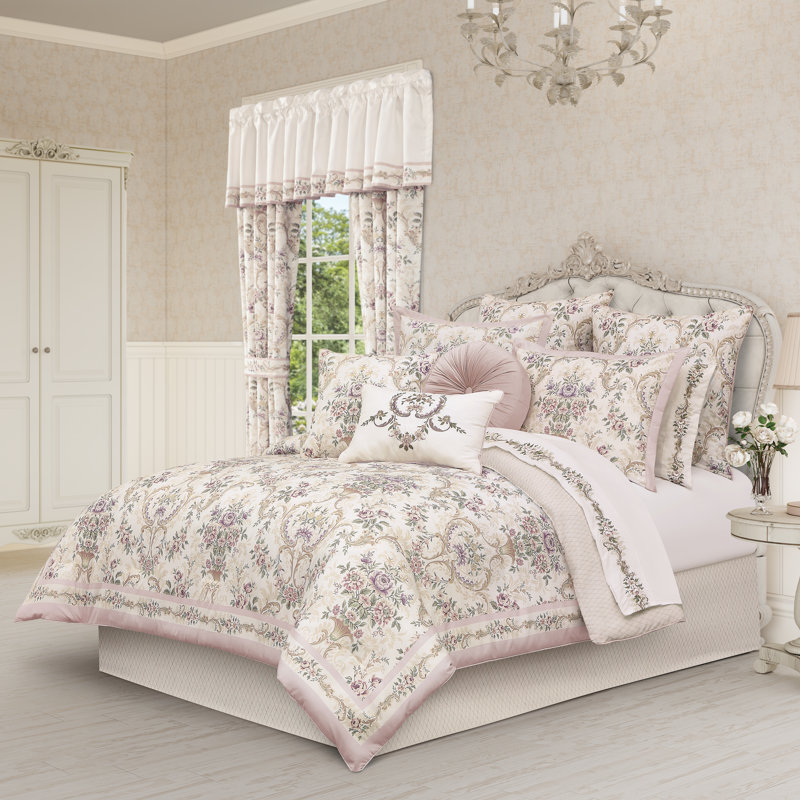 Amagansett Blush Floral Medallion Full Comforter Set