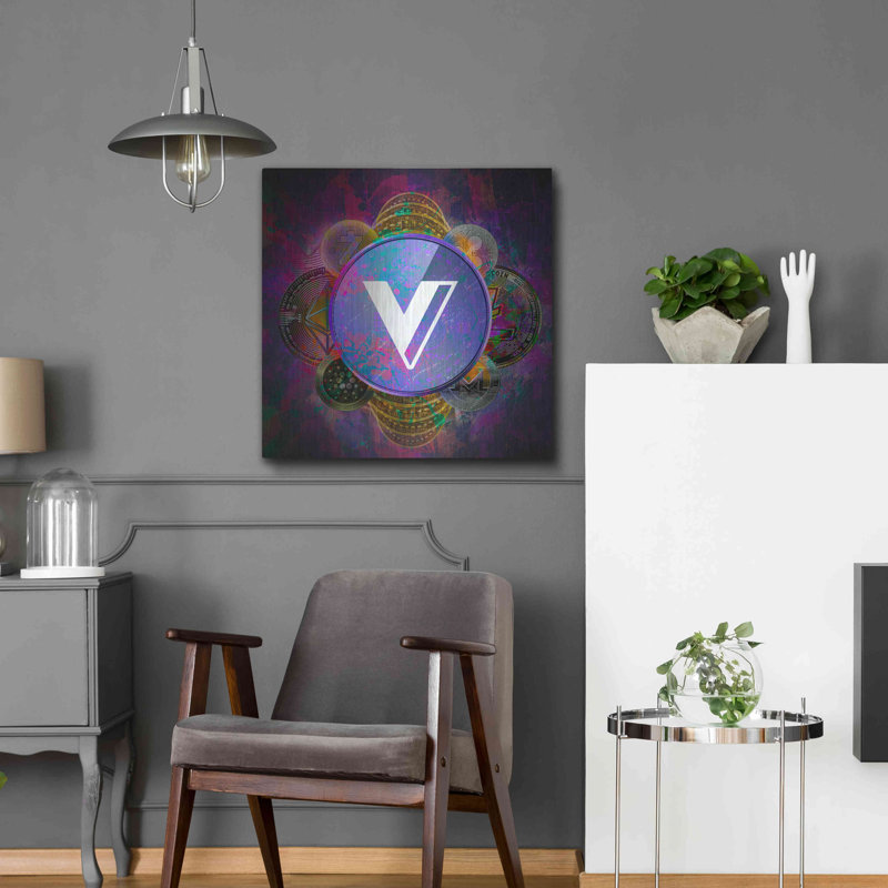 «VGX Voyager Crypto Pyramid» par Valentyn Artemenko, H 24 po x l 24 po