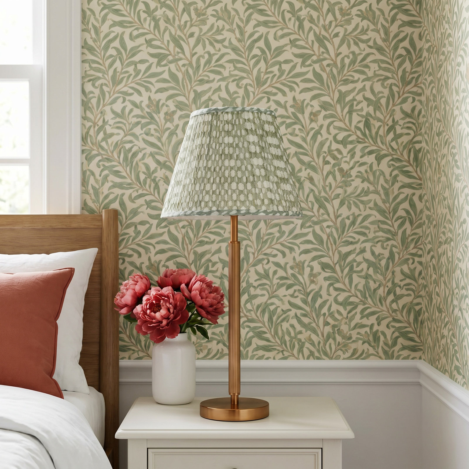Dimmable Buffet Table Lamp, Green
