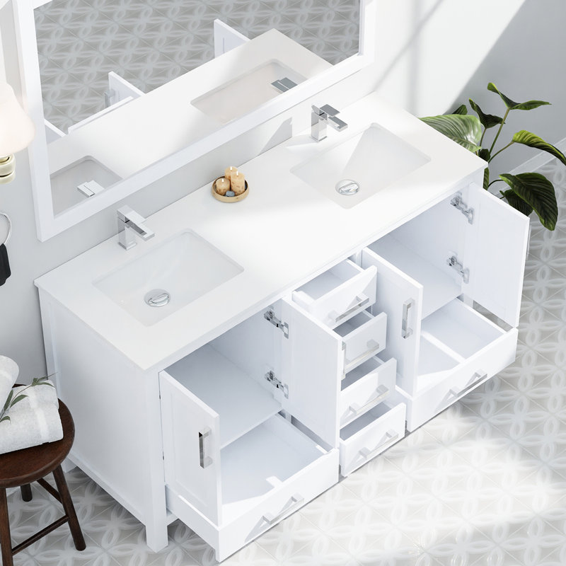 60 po L x P 22 po. Meuble-lavabo blanc avec comptoir en quartz, robinet et miroir de 58 po pour une surface de bain quotidienne