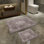 Ensemble de luxueux tapis de bain (2 pièces), gris taupe, 19,7 po x 23,6 po et 23,6 po x 39,4 po | 100% polyester, 30,0 oz / verge carrée | Dessous antidérapant, antibactérien, facile à nettoyer, lavable à la machine, idéal pour la décoration de salle de bain