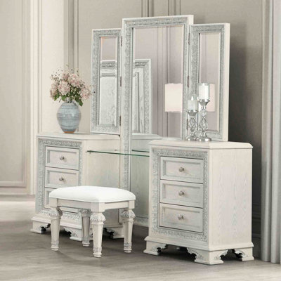 Meuble-lavabo 1 pièce avec tabouret, style traditionnel, finition blanc crème, placage en frêne, 5 tiroirs et plus, glissières à roulement, détails ornés argent brossé, rond, miroir à DEL, bois de pin et mousse, tiroirs A à C