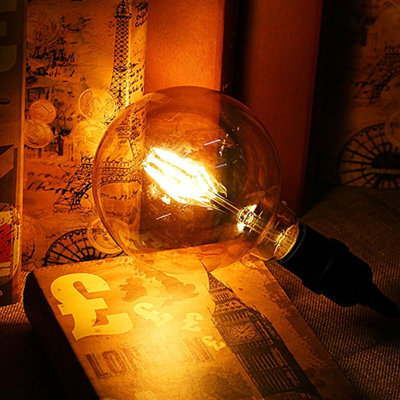 Molde 8 W G125 LED Smart Bulb