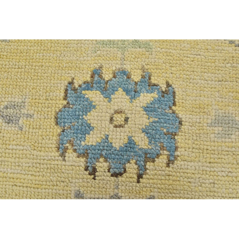 Tapis jaune unique 9 pi 4 po x 11 pi 10 po One-of-a-Kind