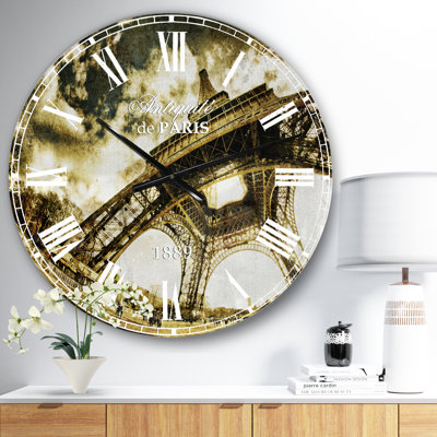 Horloge murale Swigart Farmhouse Paris Eiffel Tower in Sunny Winter Morning