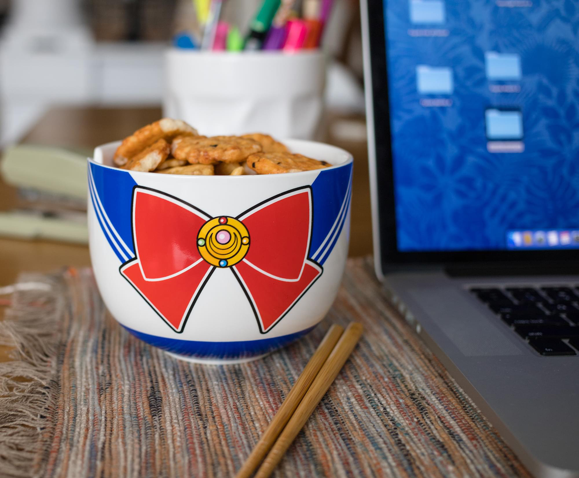 Disney Lilo & Stitch Japanese Dinnerware Set  16-Ounce Ramen Bowl,  Chopsticks : : Cuisine et Maison