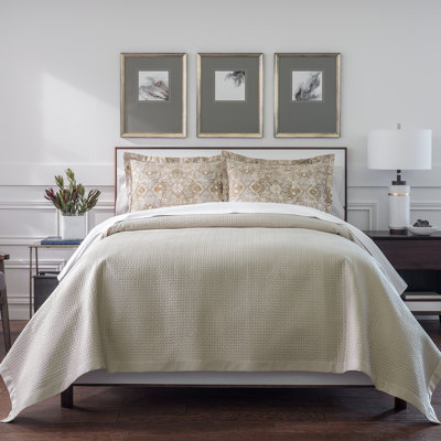 Juliet Matelassé Coverlet