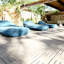 30 carreaux de terrasse imbriqués à carreaux, plancher de bois franc carré en acacia 12 "x 12" pour patio, banc, côté piscine-114239427
