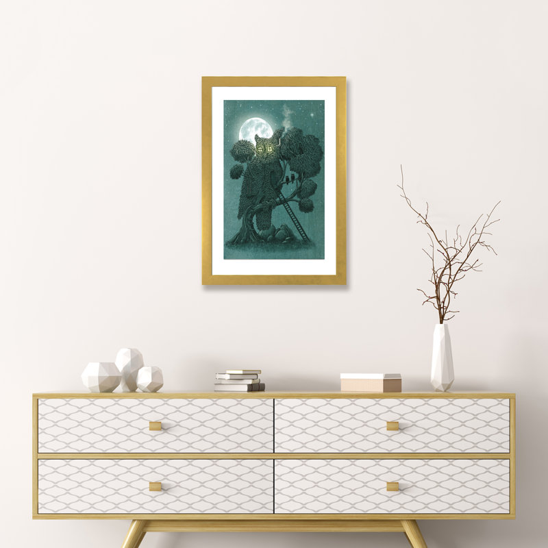 «Night Watch» par Terry Fan - impression, H 24 po x l 16 po x P 1 po, Papier encadré doré, Blanc