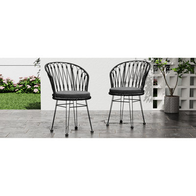 Chaise industrielle 2 pièces avec 2 coussins, gris. Chaises de salle à manger résistantes aux intempéries et pieds en épingle à cheveux pour coussins de patio gris. Thème de style industriel pour l'extérieur