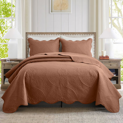 Floral Embossed Ultra-Soft Quilted Bedspread Set – Lightweight, All-Season Comfort With Matching Pillow Shams