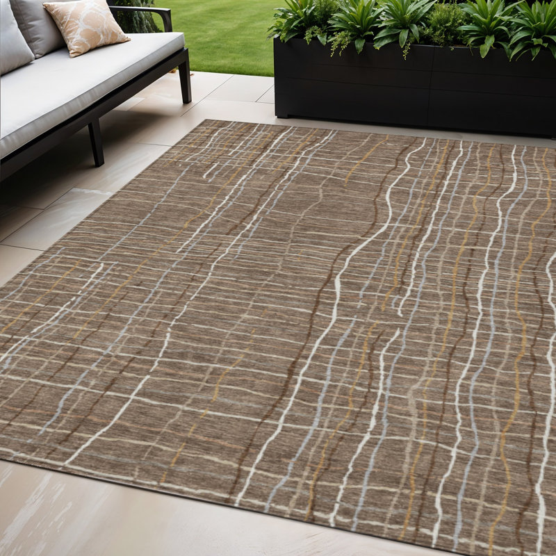 Tapis intérieur / extérieur rayé taupe brun et ivoire 5 pi x 8 pi