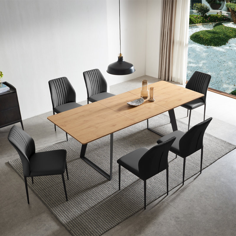Ensemble de salle à manger Modern Kitchen, table de salle à manger extensible de 51 à 67 po avec chaises rembourrées de H 32 po (1 table et 6 chaises)