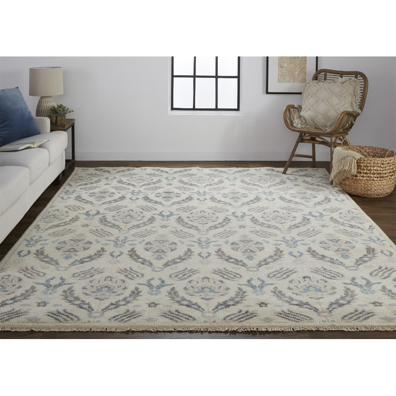Beall Wool Oriental Area Rug in Ivory, Rectangle 5'6" x 8'6"